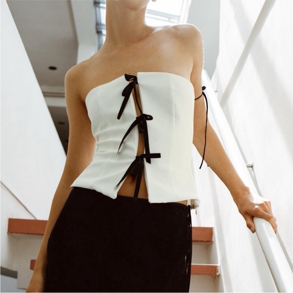 Zara Tops - Bow tube top